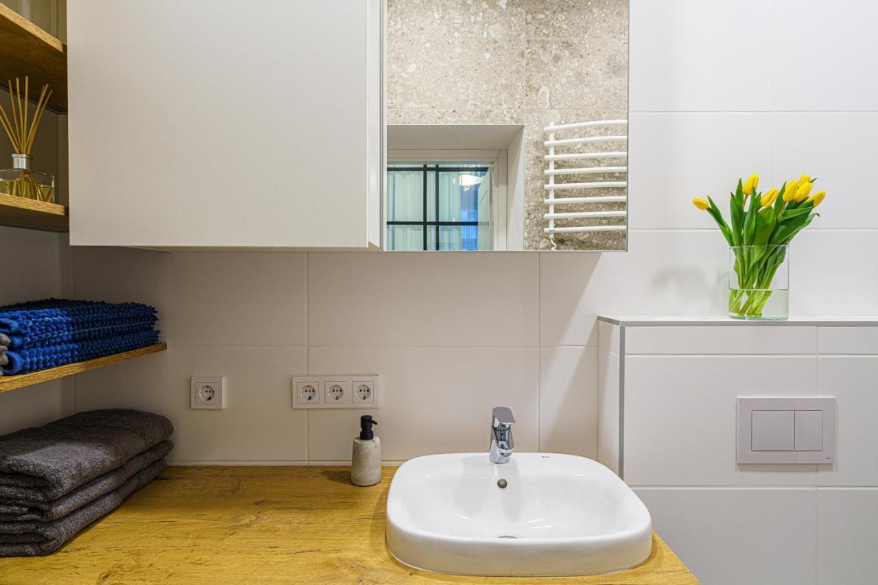 Moder Chic Apartment In Center-Prime Rentals Kaunas Exterior photo